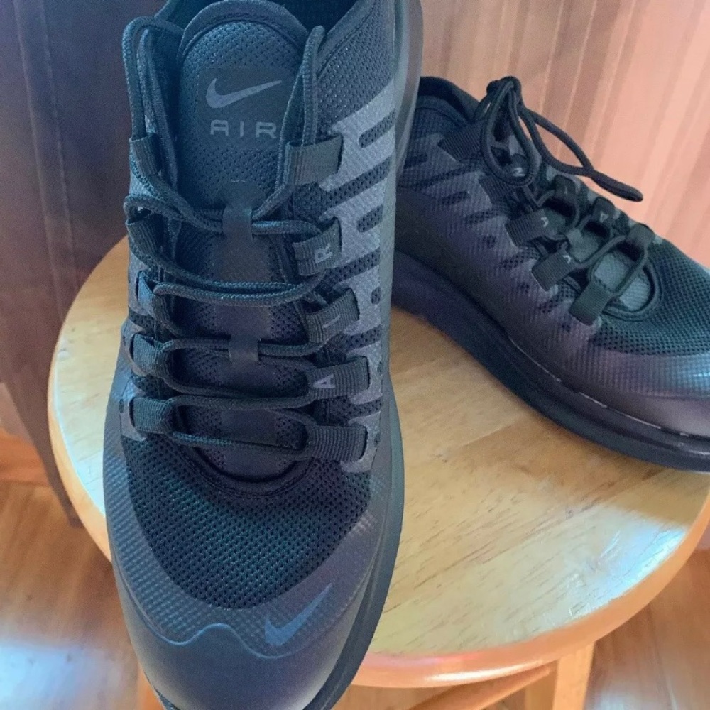 Nike Men’s Air Max Axis